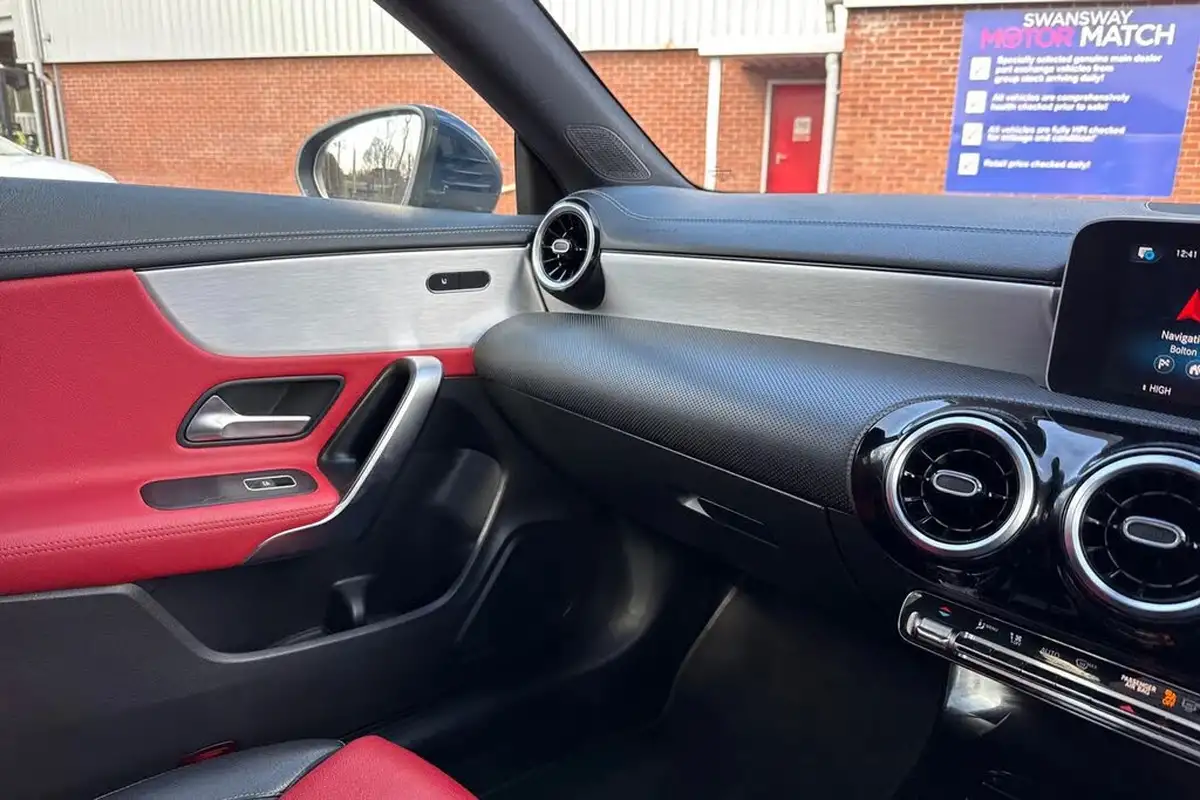 2020-mercedes-benz-cla-13-cla-200-amg-line-coupe-4d-7g-dct-big-44