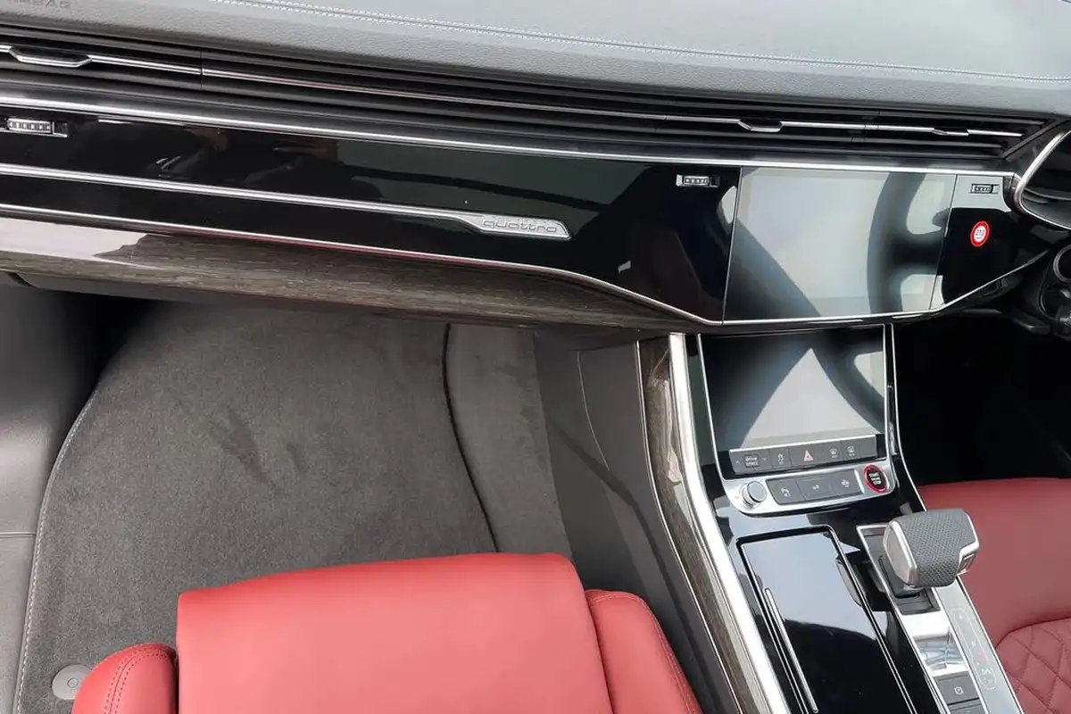 2025-audi-sq7-40-tfsi-black-edition-big-18