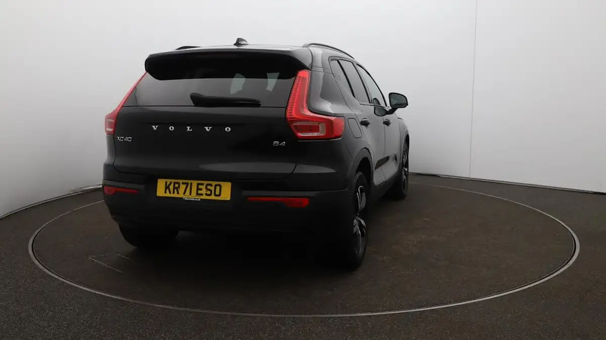 2022-volvo-xc40-20-b4-r-design-big-54