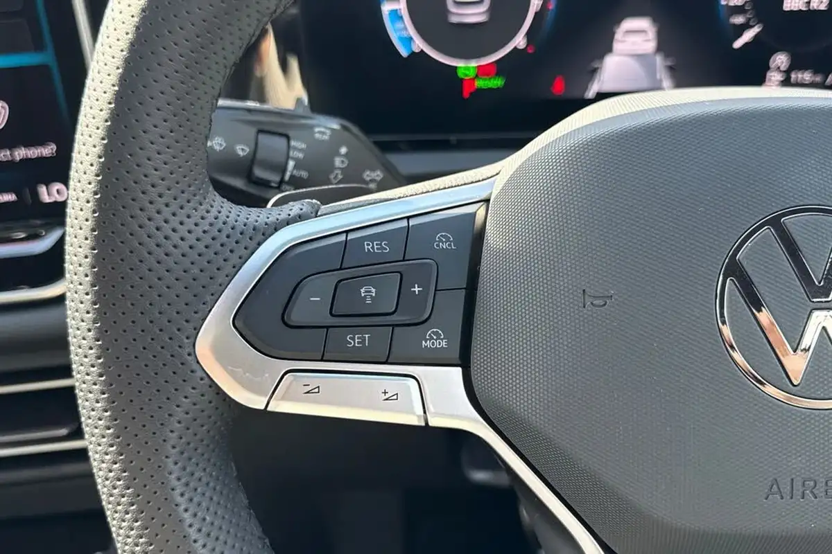 2024-volkswagen-tiguan-15-etsi-r-line-big-25