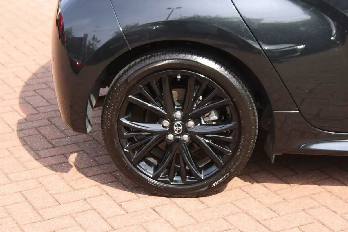2023-toyota-yaris-15-vvt-i-excel-big-4