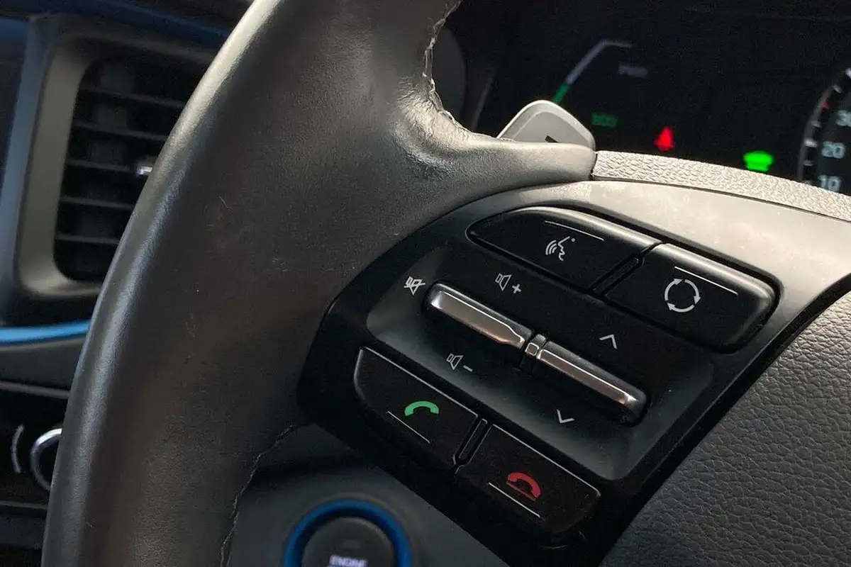 2019-hyundai-ioniq-16-gdi-premium-hybrid-big-25