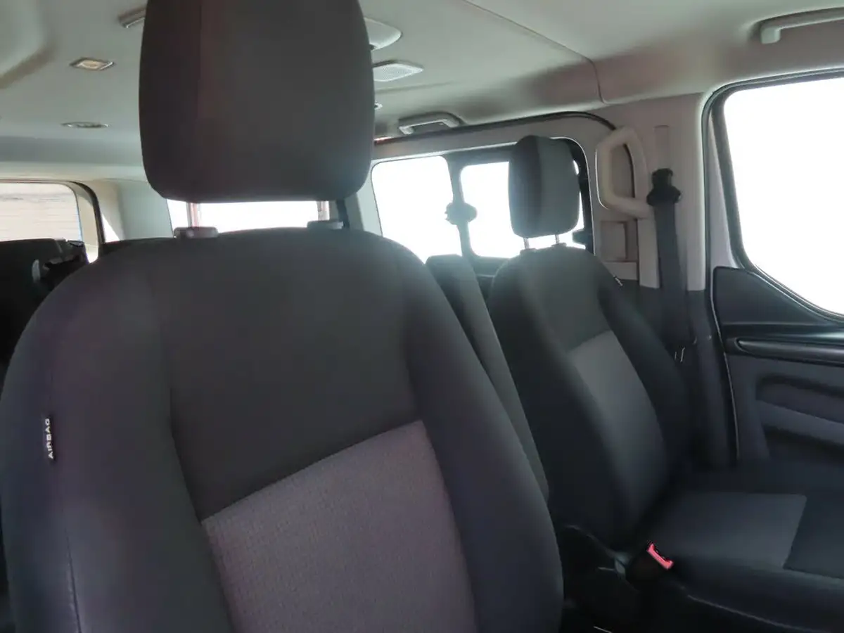 2019-ford-tourneo-custom-20tdci-320-l2-shuttle-bus-130pseu6dt-auto-big-37