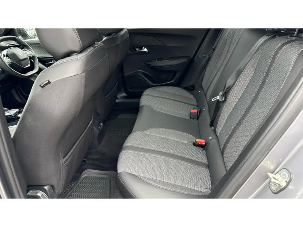 2024-peugeot-2008-suv-e-allure-136ps-50kwh-big-15