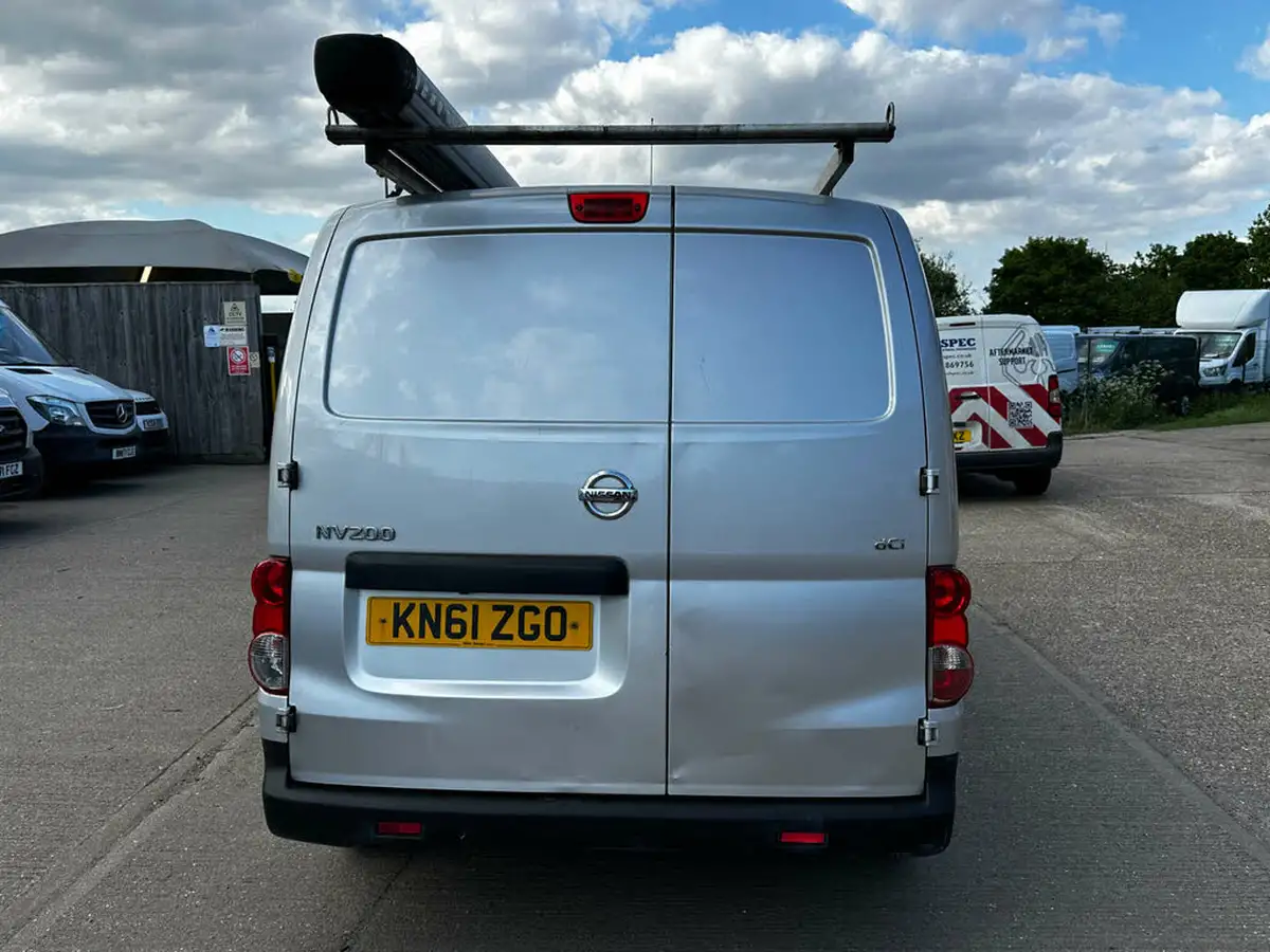 2011-nissan-nv200-15td-se-85bhp-panel-van-big-7