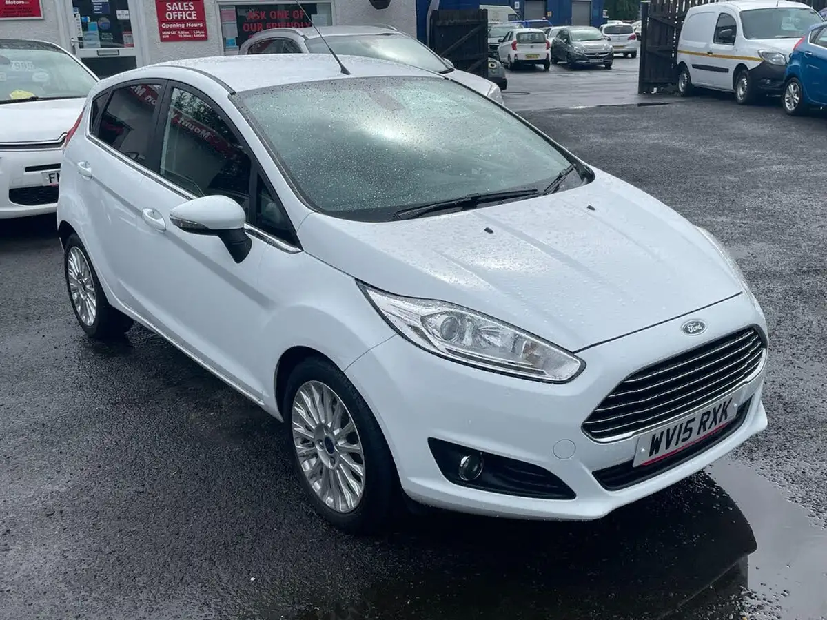 2015-ford-fiesta-10-titanium-100ps-e6-ecoboost-ss-5d-big-13