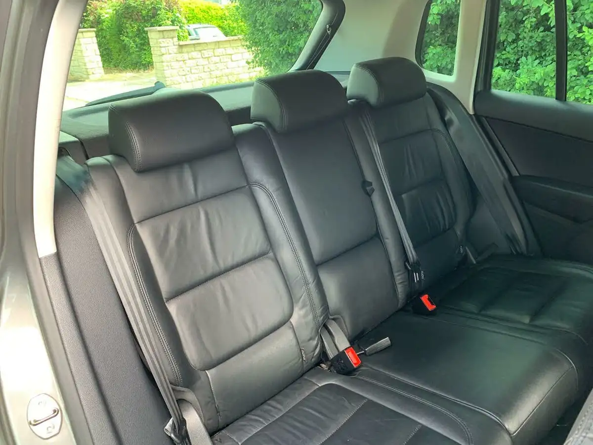 2011-volkswagen-tiguan-20td-match-140ps-dsg-big-16
