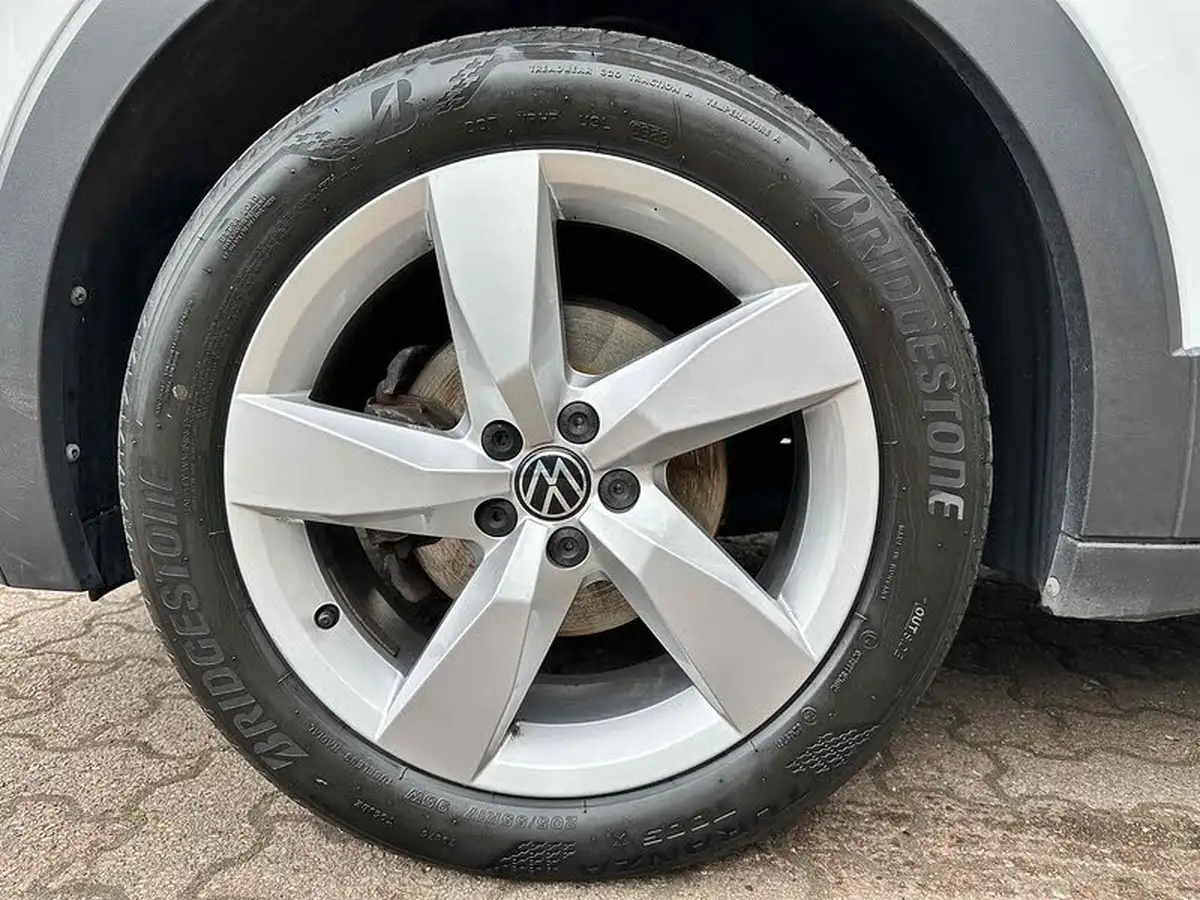 2022-volkswagen-t-cross-10-tsi-sel-big-24