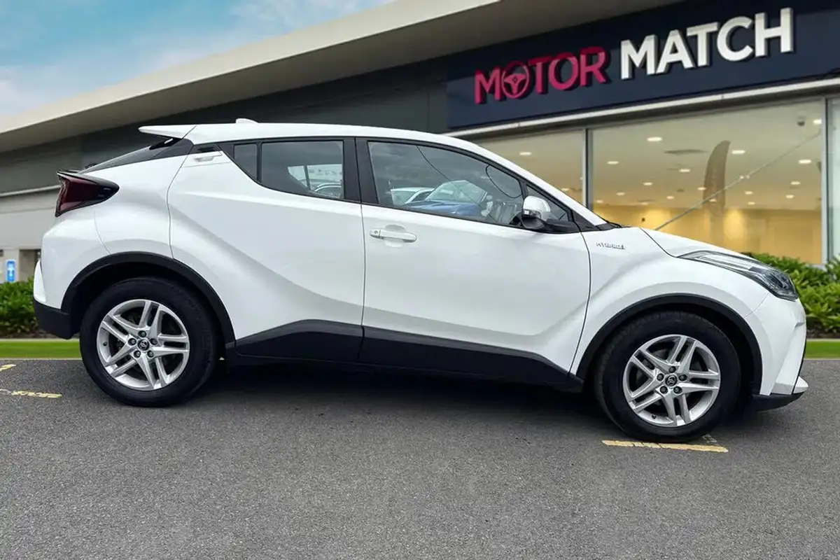 2021-toyota-c-hr-18-vvt-i-icon-big-2