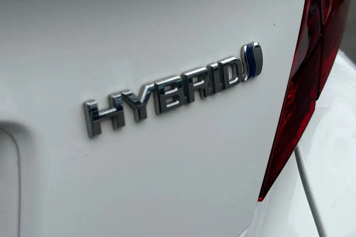2021-toyota-c-hr-18-vvt-i-icon-big-26