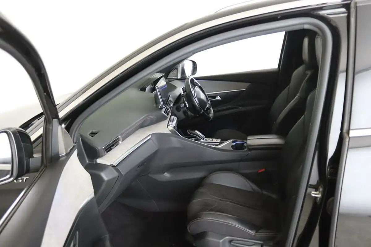 2022-peugeot-5008-suv-12-puretech-gt-premium-big-7