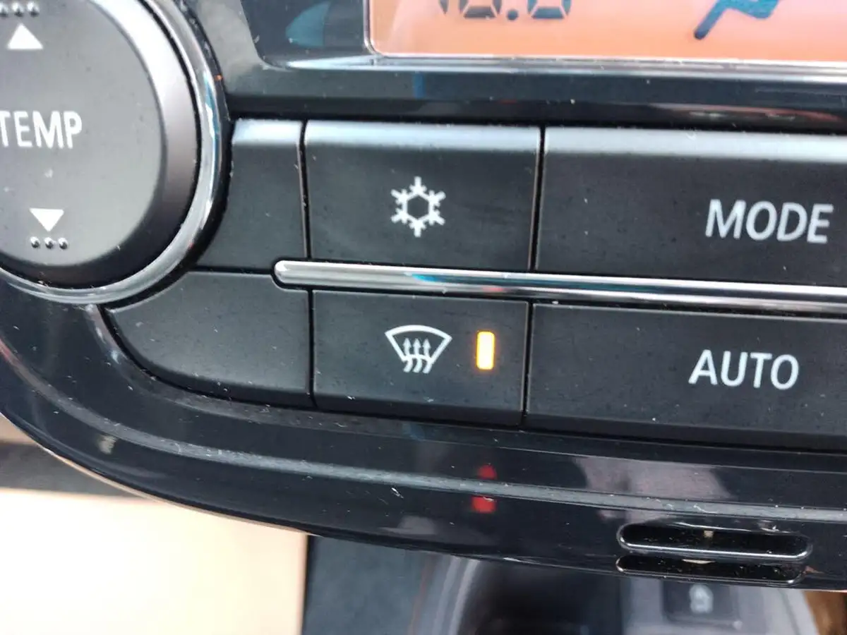 2017-mitsubishi-mirage-12-juro-big-37