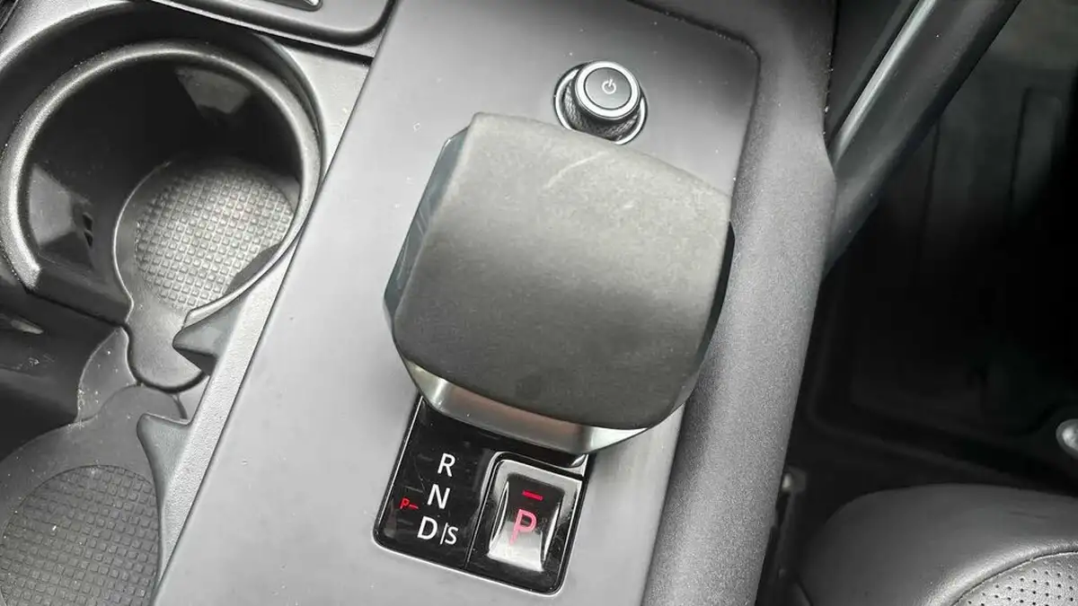 2023-land-rover-discovery-30-d300-commercial-dynamic-hse-big-12