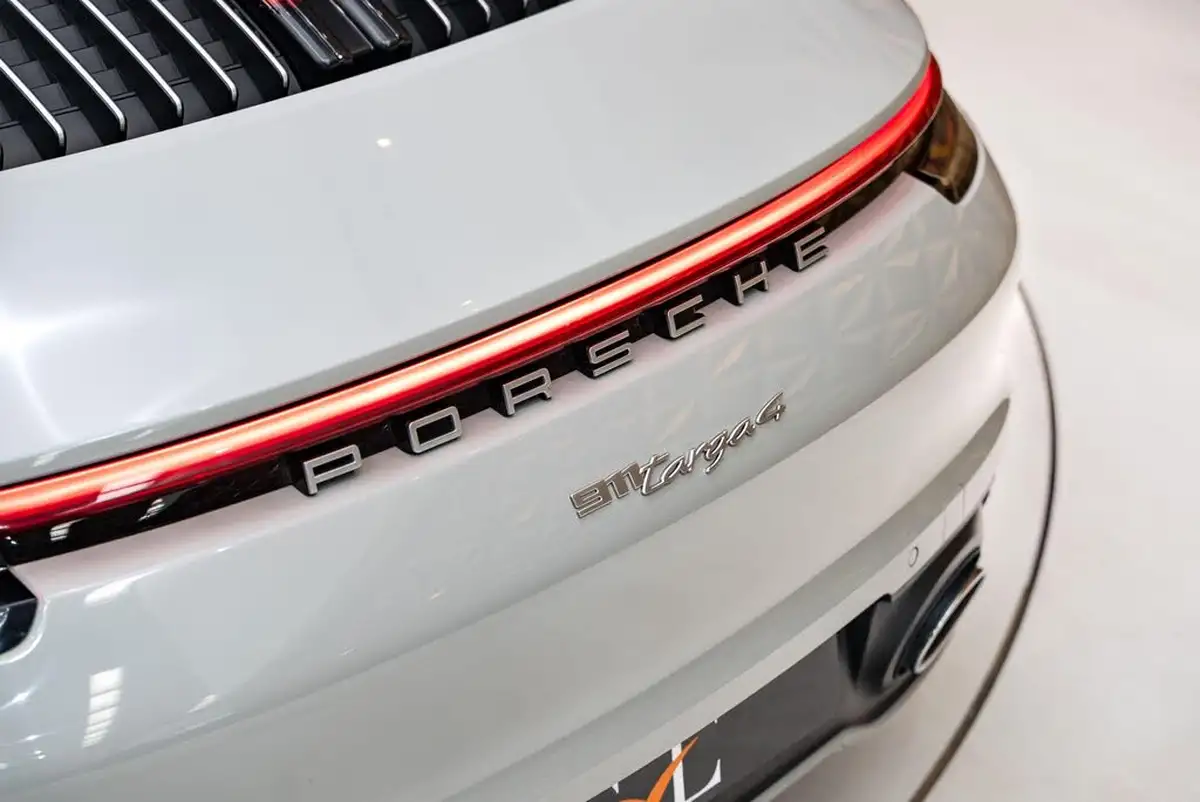 2023-porsche-911-30-targa-4-big-30