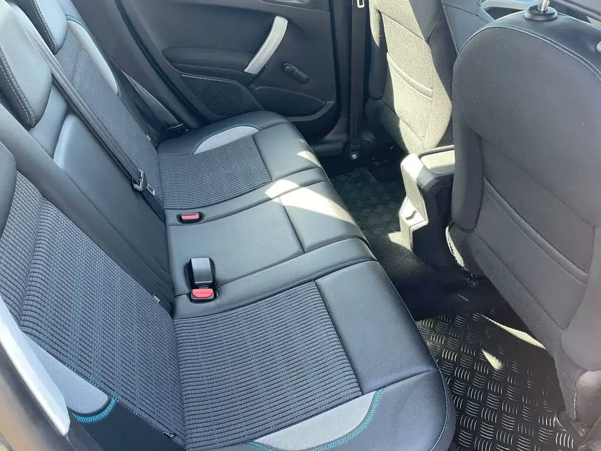 2015-peugeot-2008-crossover-12-puretech-urban-cross-big-17