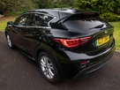 2017-infiniti-q30-15d-se-small-4