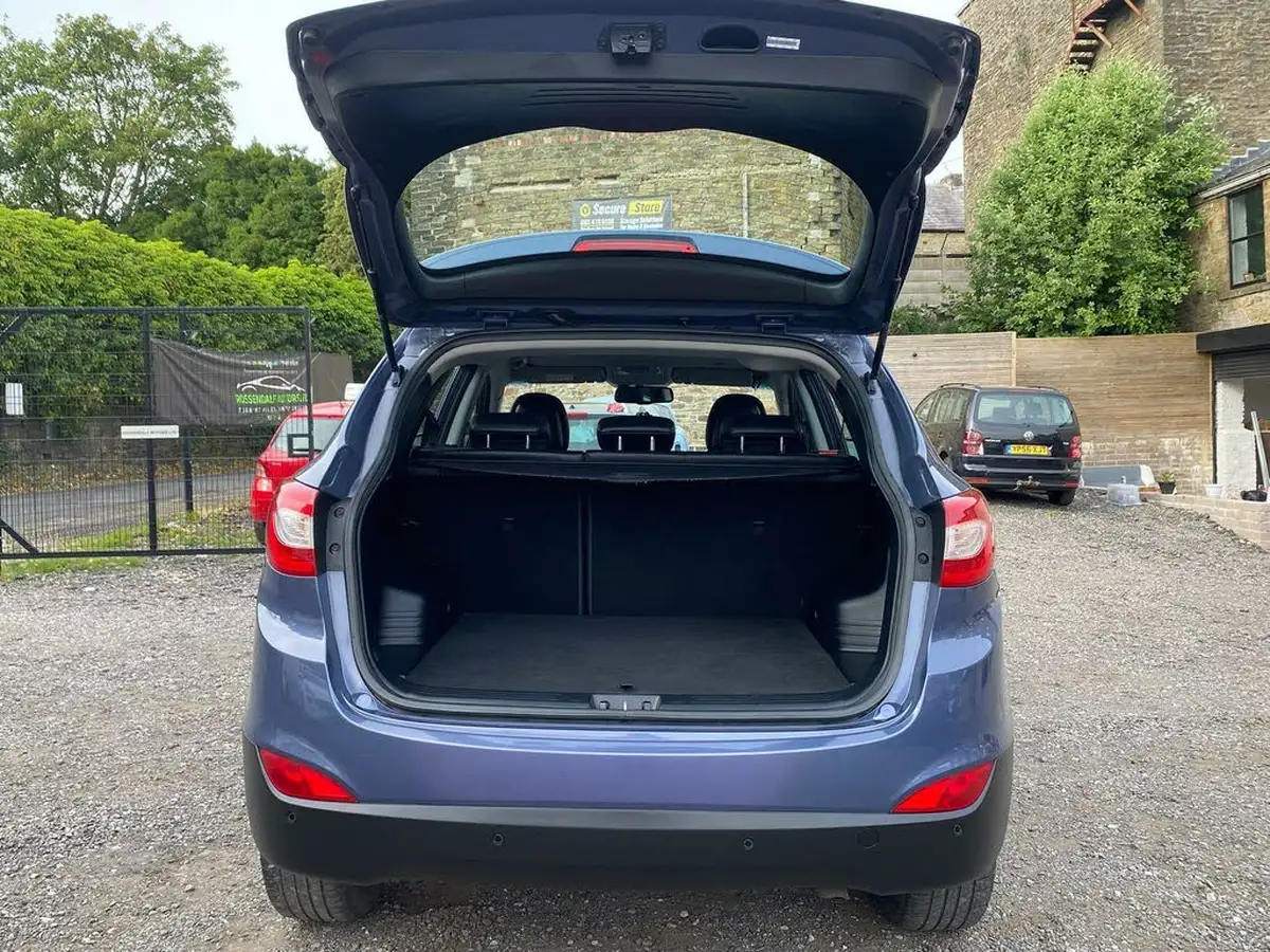 2013-hyundai-ix35-17td-se-nav-big-15
