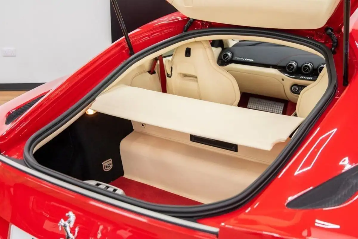 2016-ferrari-f12berlinetta-62-big-36