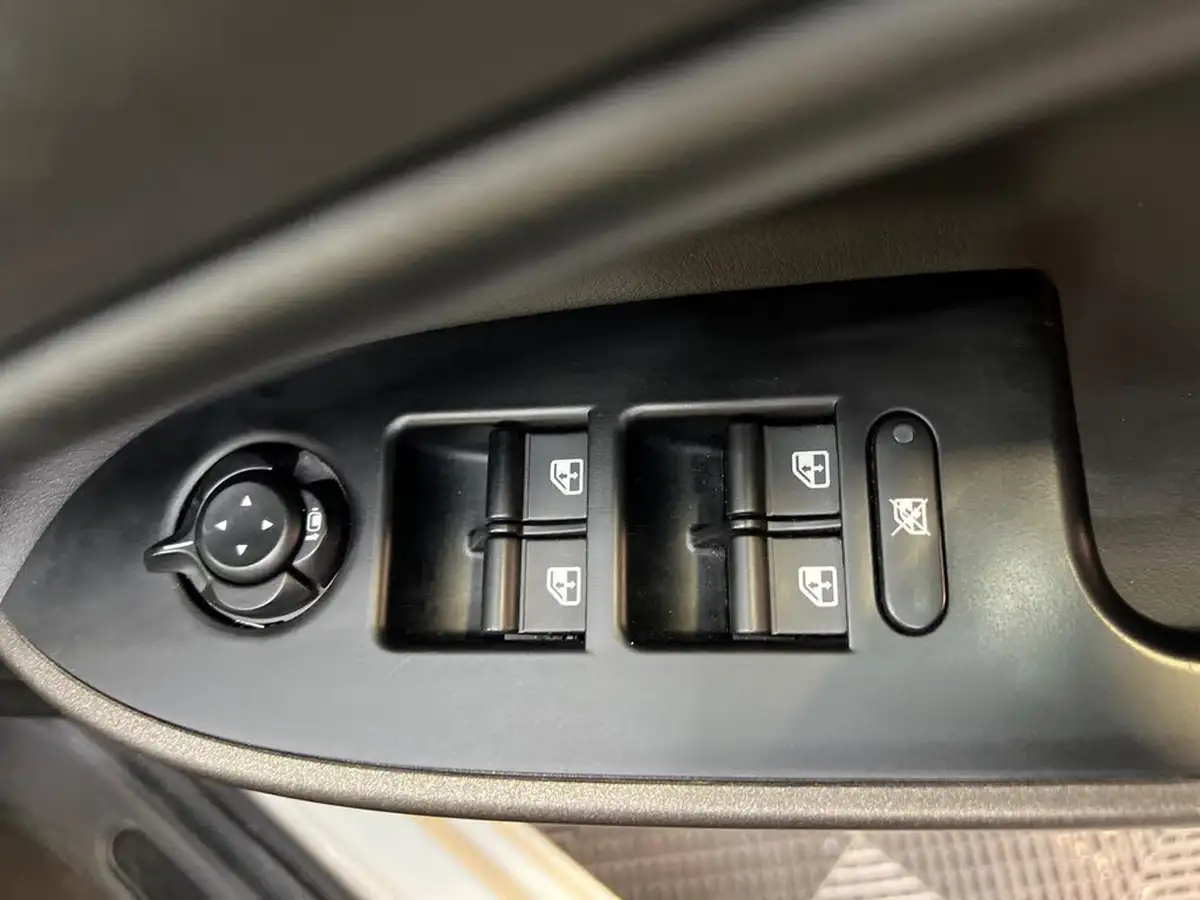 2015-alfa-romeo-giulietta-14-tb-business-edition-big-15
