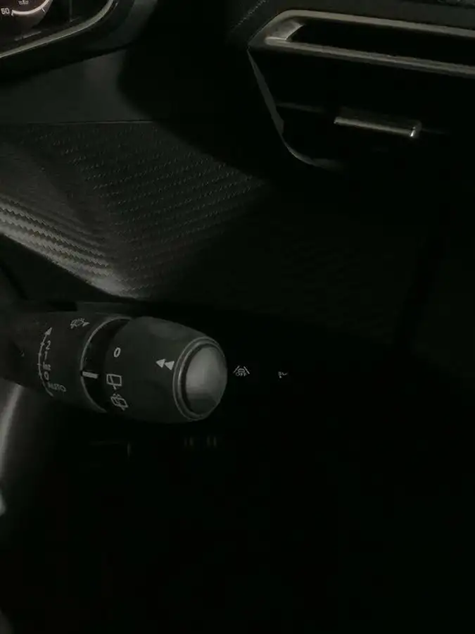 2022-peugeot-2008-suv-12-puretech-allure-premium-130bhp-eat8-big-22
