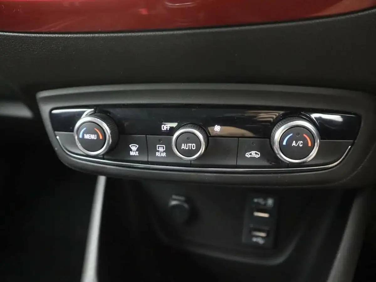 2022-vauxhall-crossland-15-gs-line-big-29