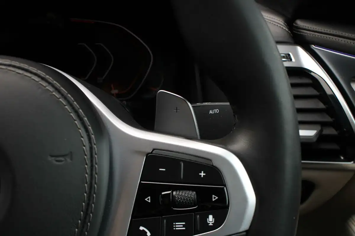 2018-bmw-8-series-30td-840d-xdrive-coupe-big-42