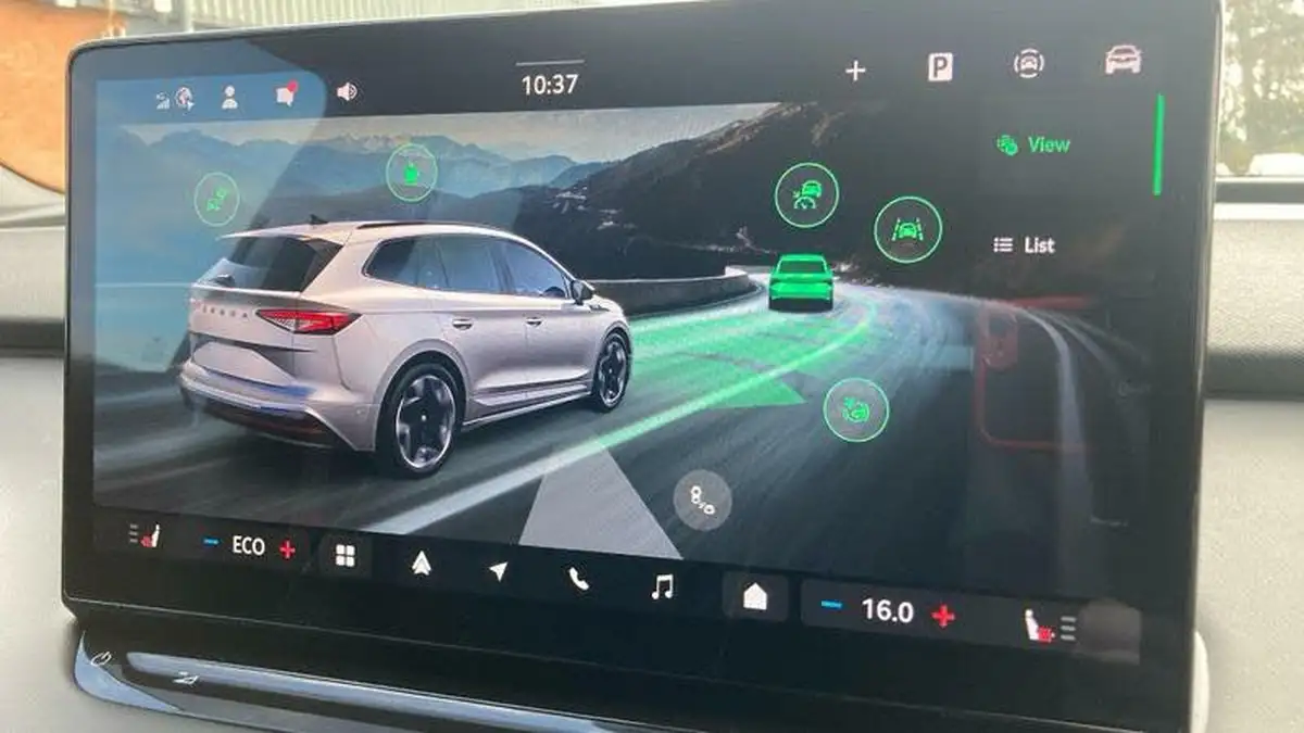 2025-skoda-enyaq-e-vrs-station-wagon-big-27