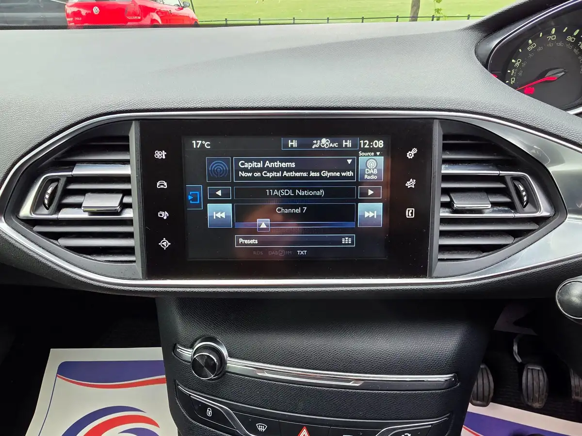 2014-peugeot-308-16hdi-active-big-23