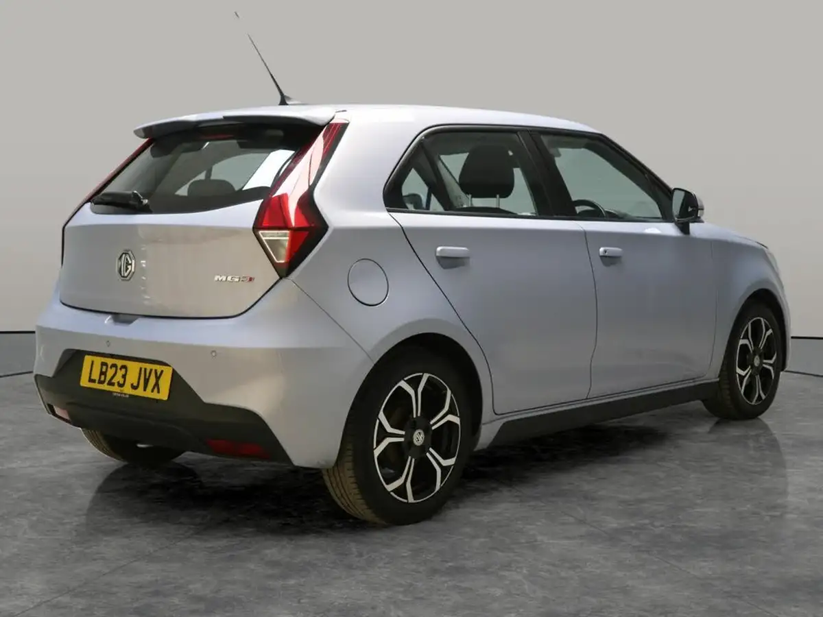 2023-mg-mg3-15-vti-tech-exclusive-nav-big-12