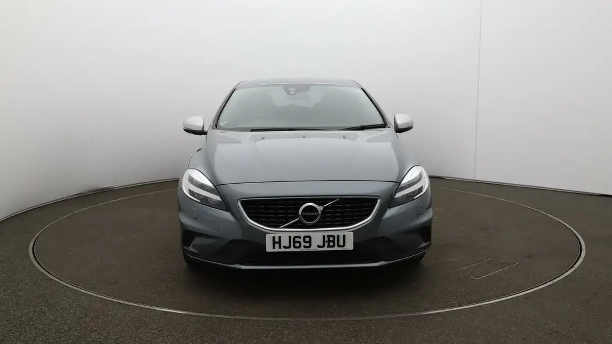 2019-volvo-v40-20-t2-r-design-edition-big-19