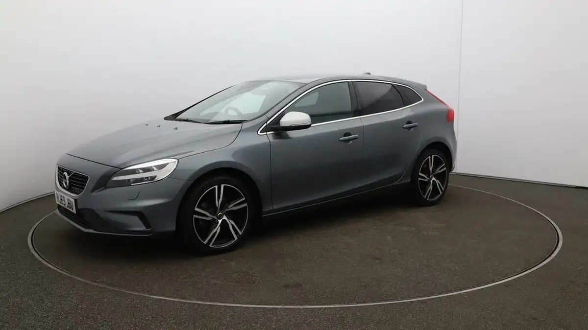 2019-volvo-v40-20-t2-r-design-edition-big-67