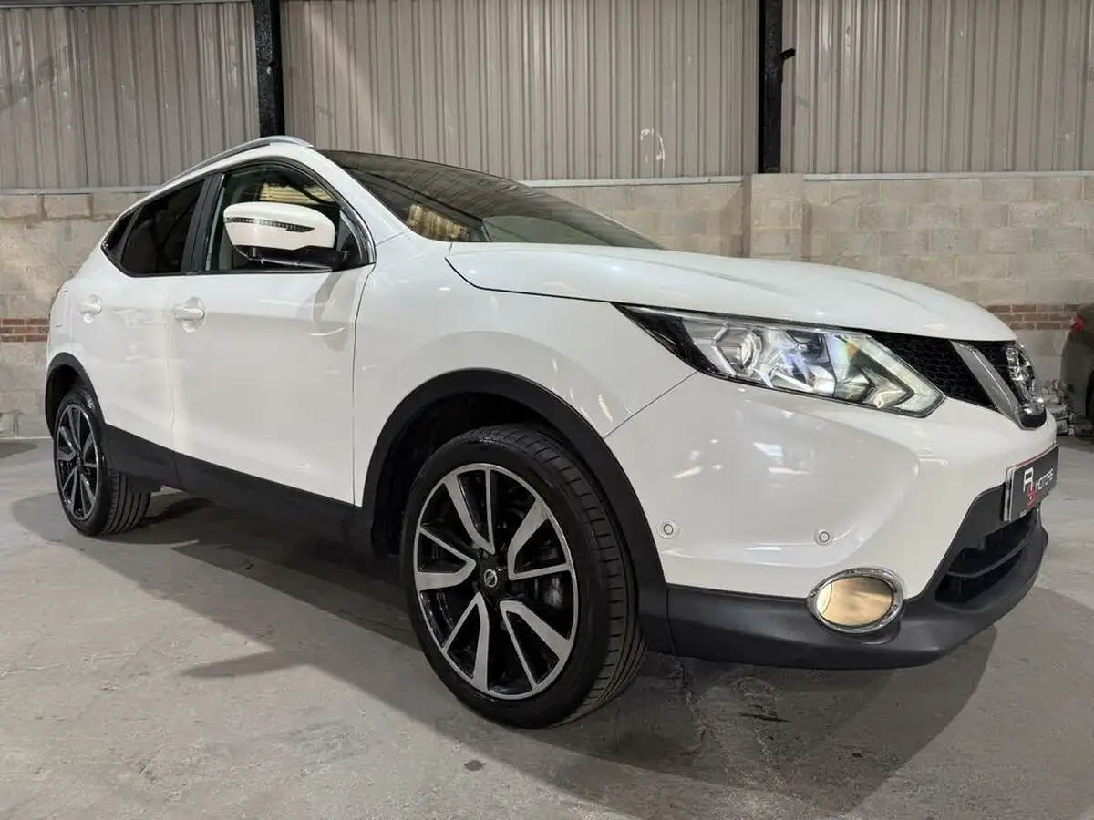 2017-nissan-qashqai-15dci-tekna-big-54