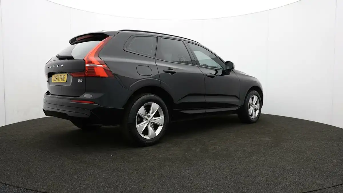 2021-volvo-xc60-20-b5-momentum-big-34