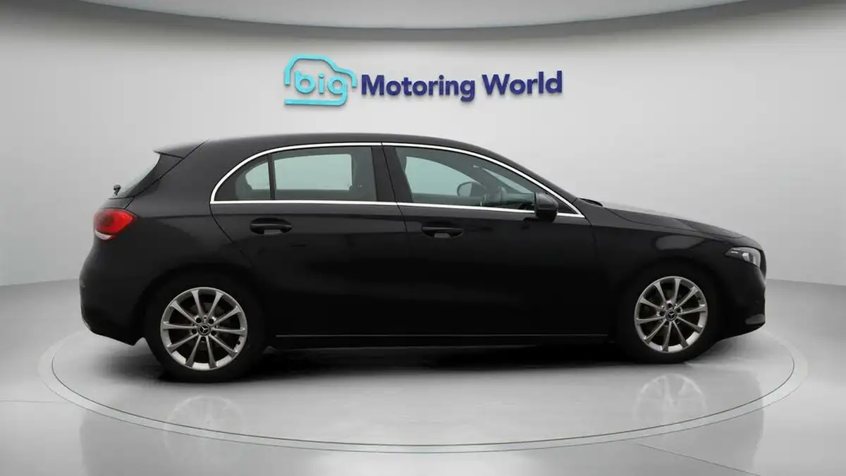 2019-mercedes-benz-a-class-13-a180-sport-executive-hatchback-5d-1332cc-7g-dct-big-8