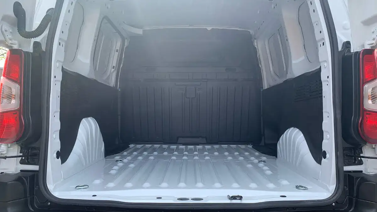 2024-citroen-berlingo-big-18