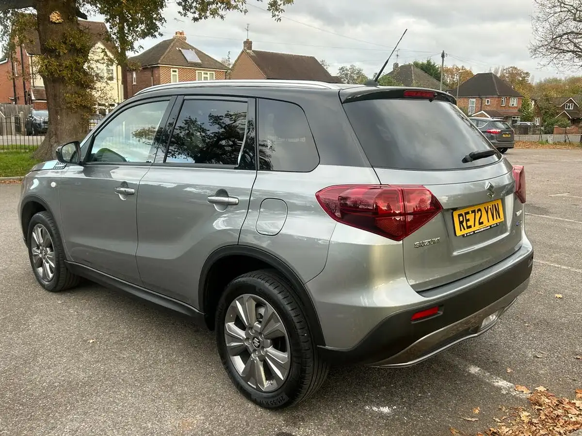 2022-suzuki-vitara-15-sz-t-big-2