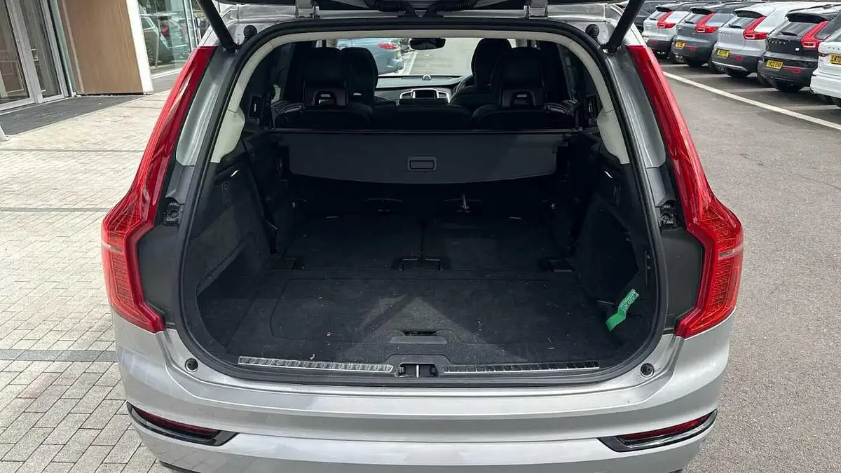 2022-volvo-xc90-20-t8-ultimate-bright-big-13