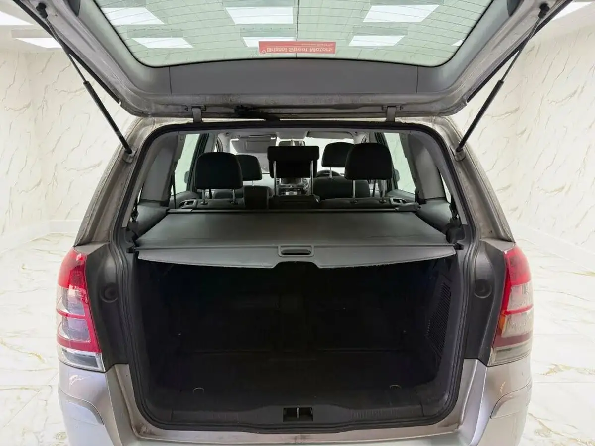 2013-vauxhall-zafira-16-exclusiv-big-16