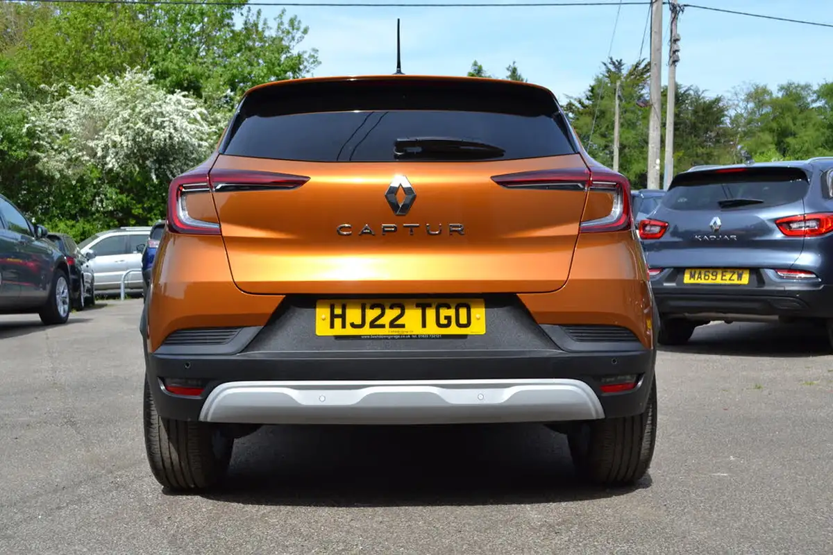 2022-renault-captur-13-tce-iconic-edition-edc-auto-big-6