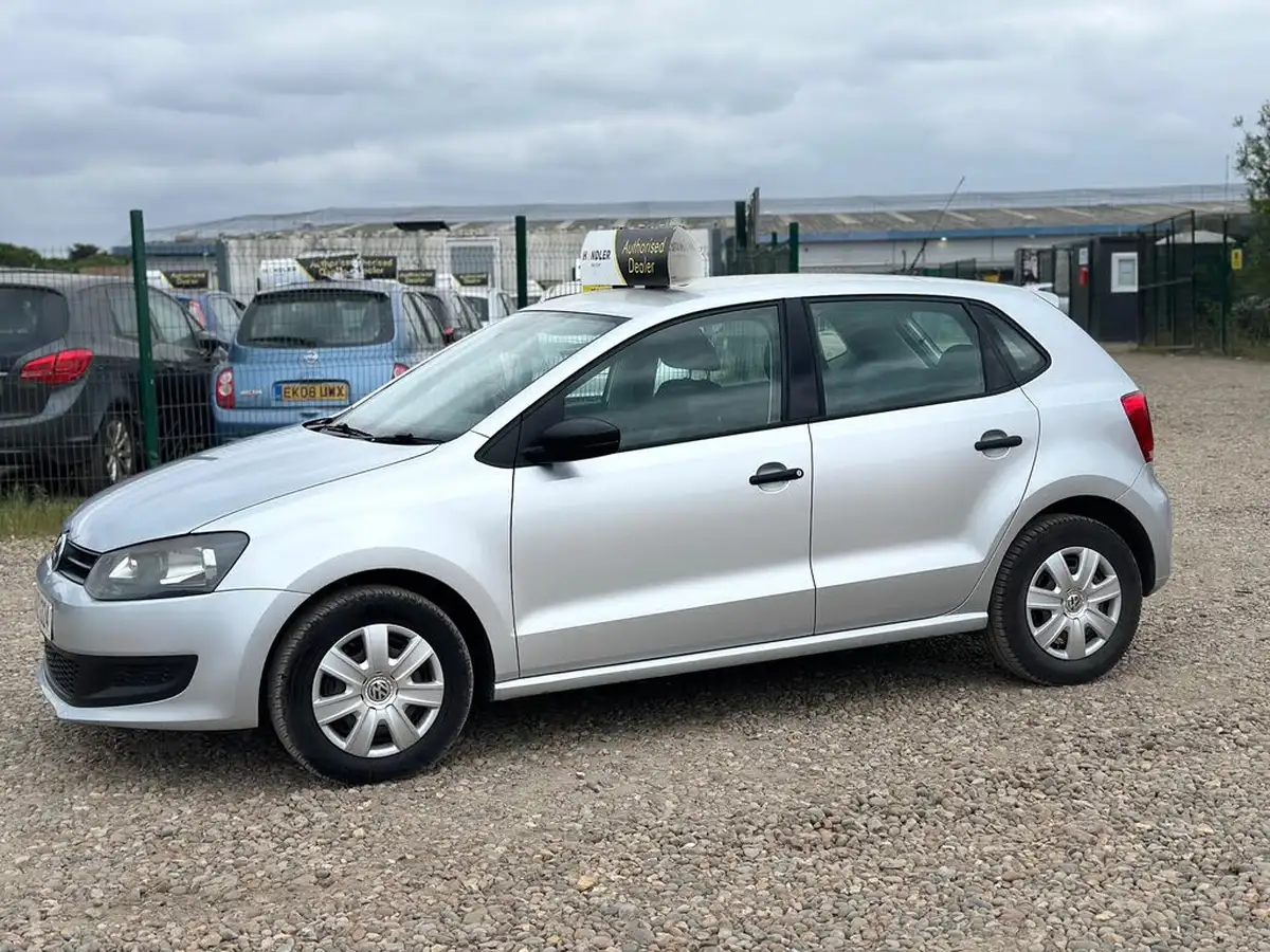 2010-volkswagen-polo-12-s-5d-big-8