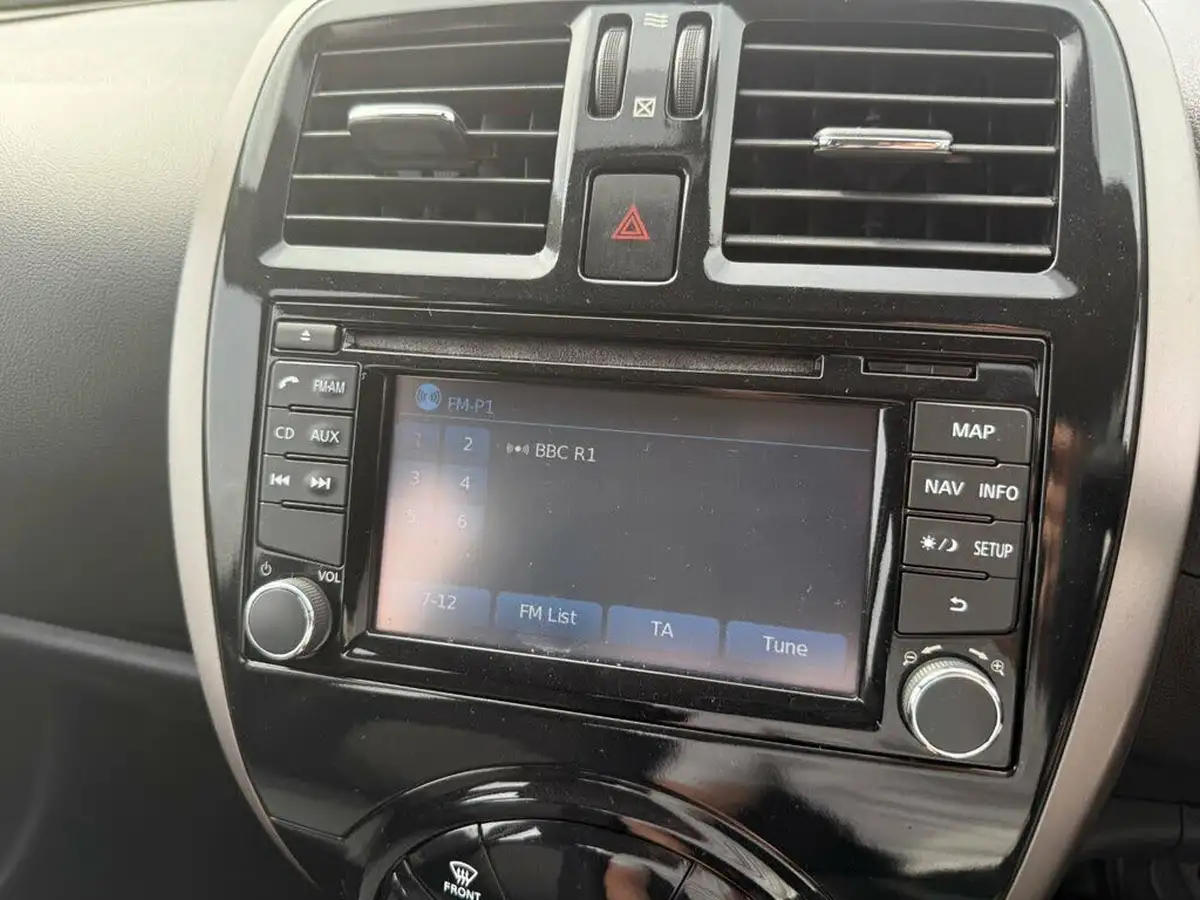 2014-nissan-micra-12-acenta-80ps-cvt-big-31