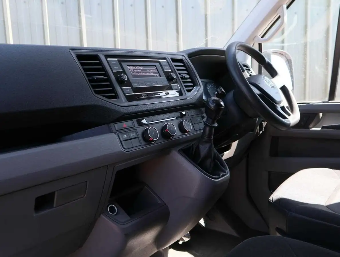 2021-volkswagen-crafter-20tdi-cr35-lwb-startline-102pseu6dt-e-panel-van-big-1