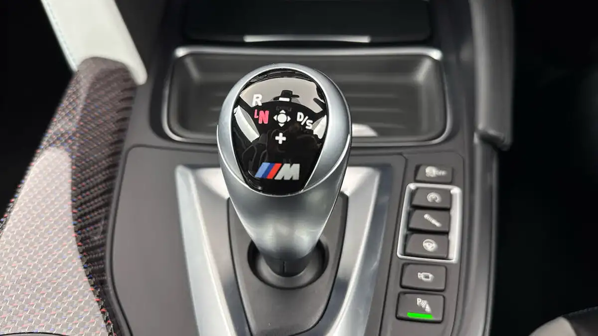 2020-bmw-4-series-30-m4-m-heritage-edition-big-28