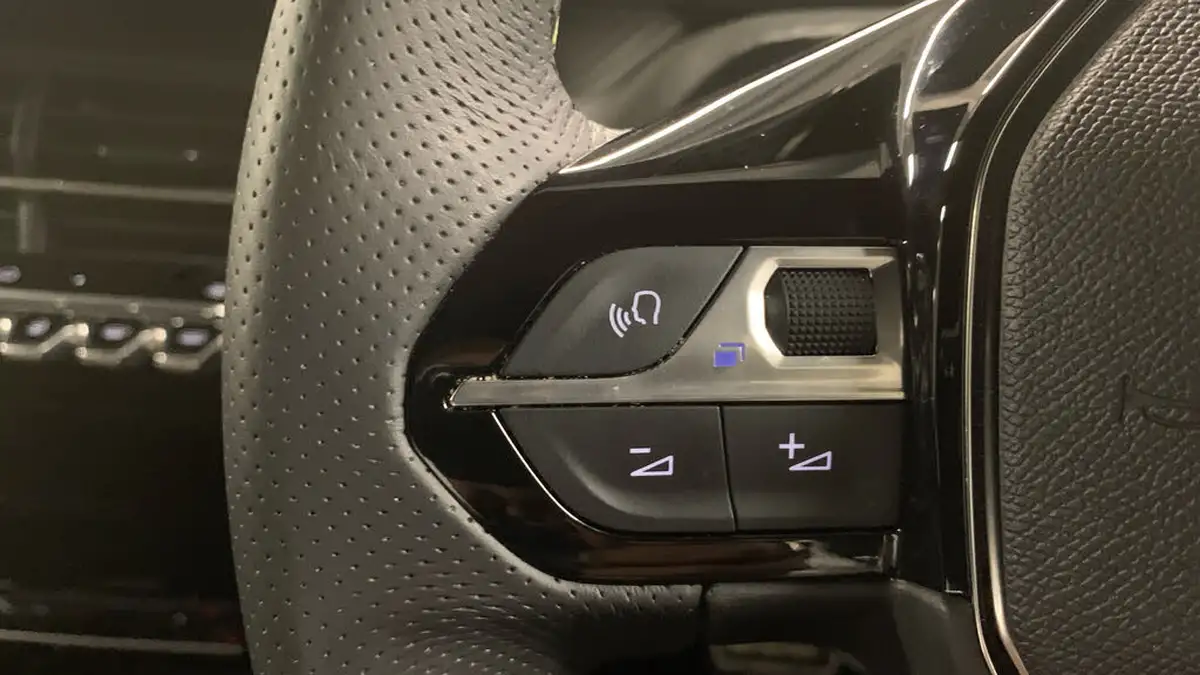2024-peugeot-2008-suv-e-gt-136ps-50kwh-big-22