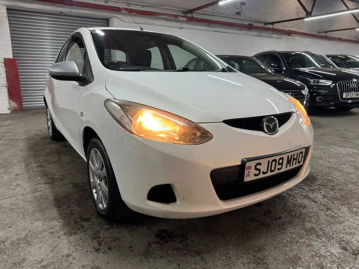 2009-mazda-mazda2-13-ts2-5d-big-9