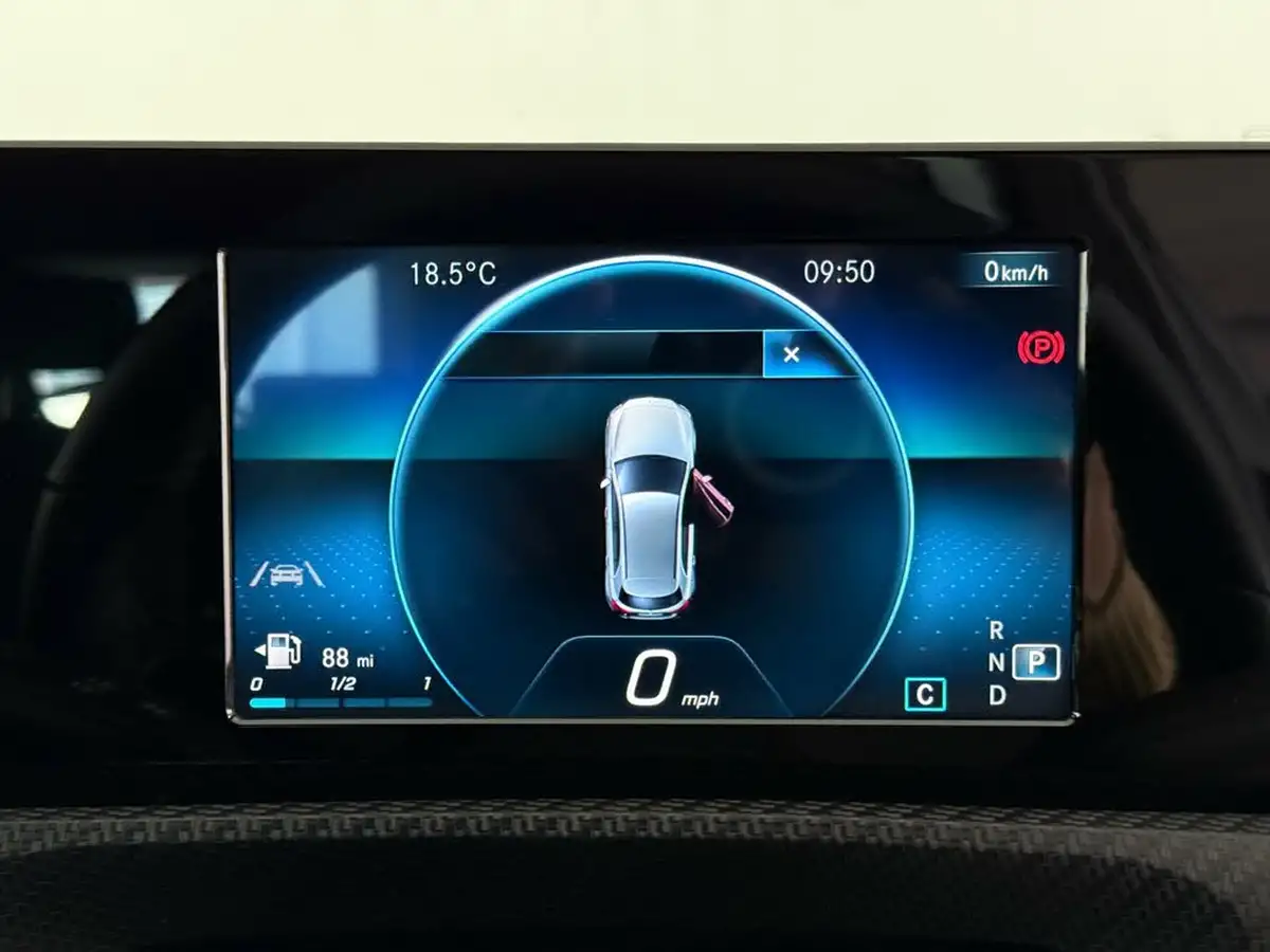 2021-mercedes-benz-a-class-20d-a180d-se-8g-dct-big-22