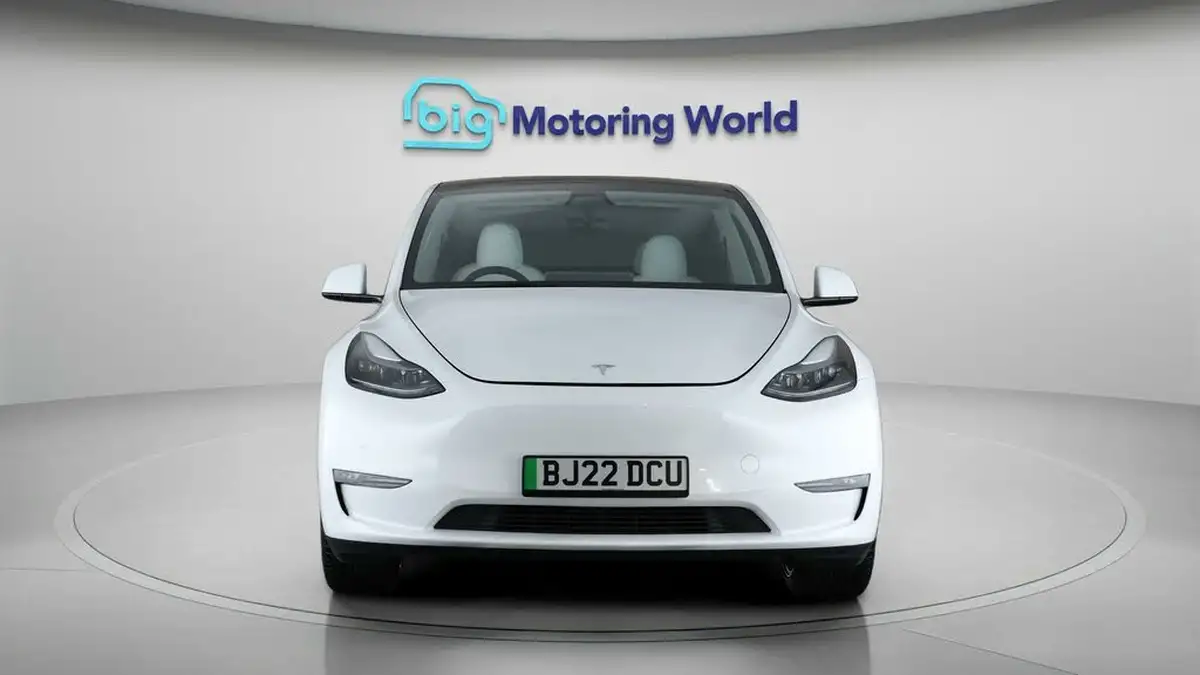 2022-tesla-model-y-e-long-range-big-2