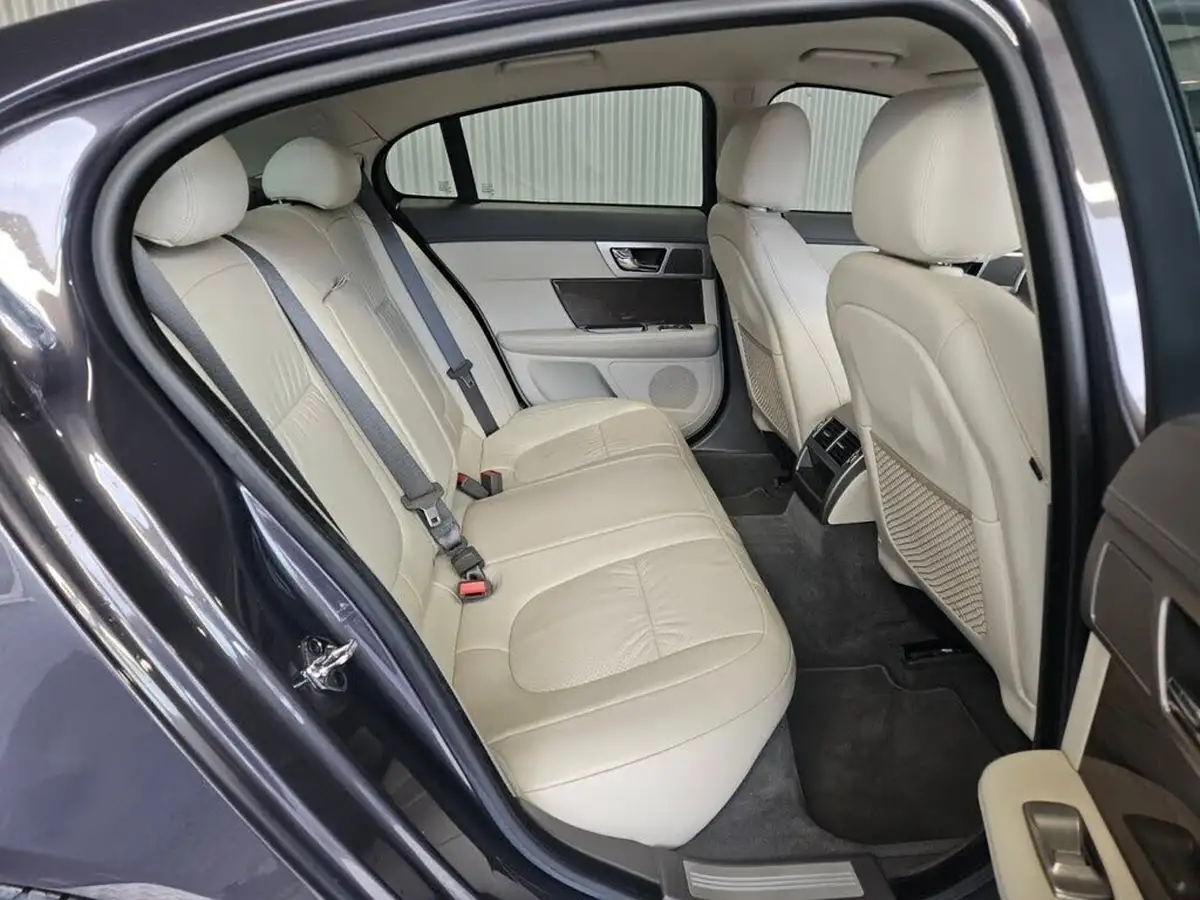 2009-jaguar-xf-27td-premium-luxury-big-11