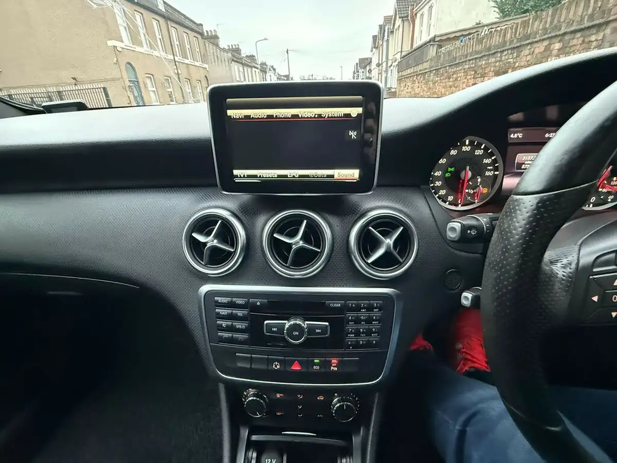 2014-mercedes-benz-a-class-big-73