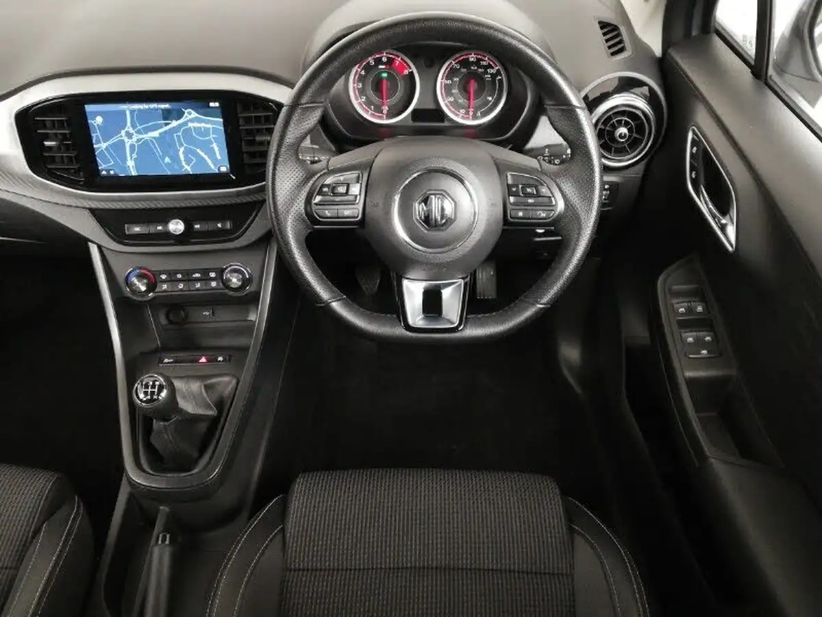 2023-mg-mg3-15-vti-tech-exclusive-nav-big-6